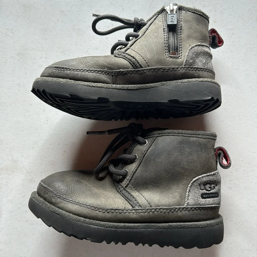 Ugg Neumel II Unisex Youth Charcoal Gray Lace Up Boots Waterproof Size 10 USED